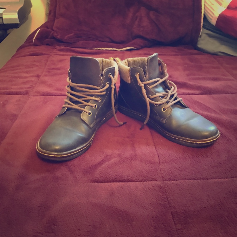 Dr. Martens ankle leather boots